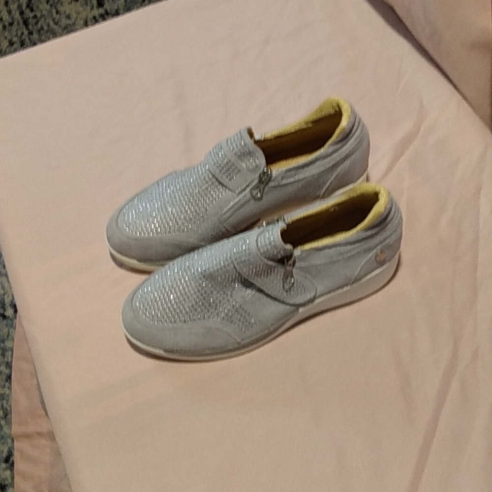 Sneakers - Picture 2 of 2